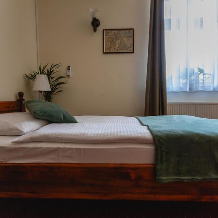 Hotel Aslan Тарновске-Гуры Экстерьер фото