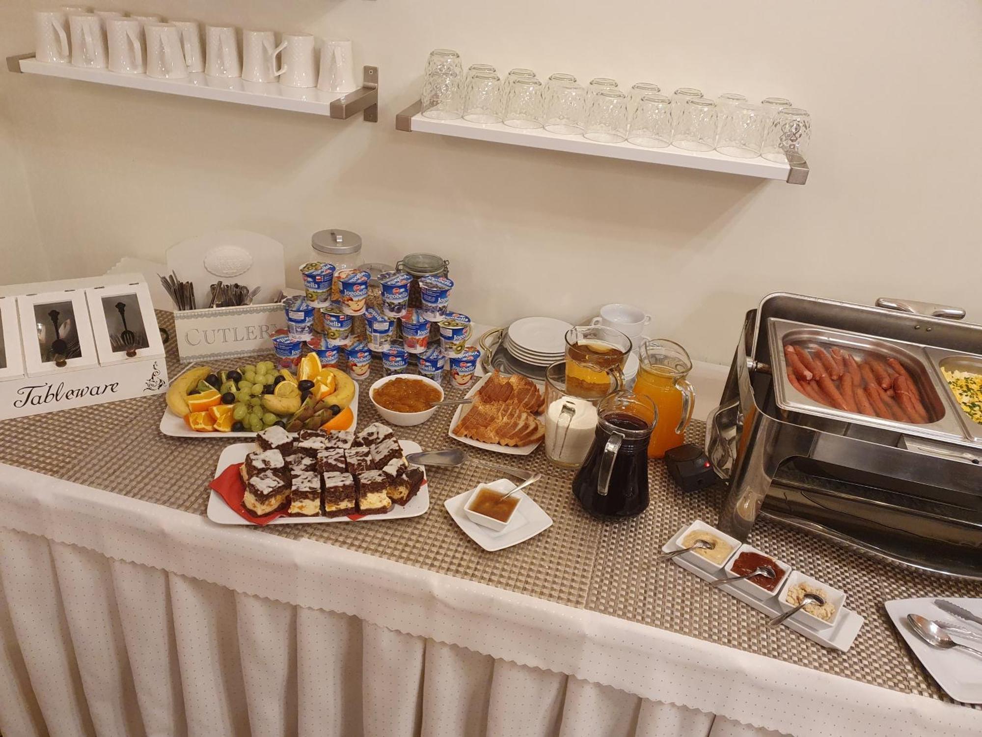Hotel Aslan Тарновске-Гуры Экстерьер фото